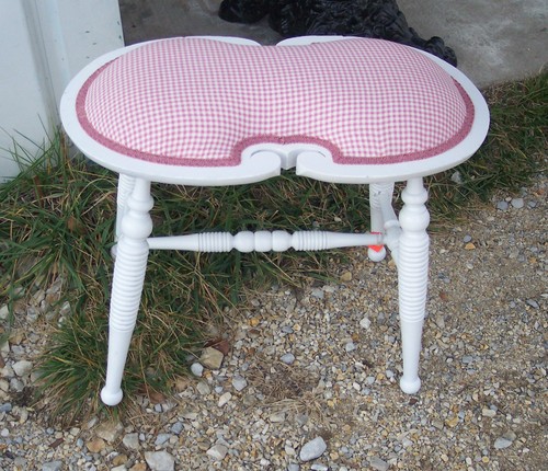 Pink white plaid bench - &,